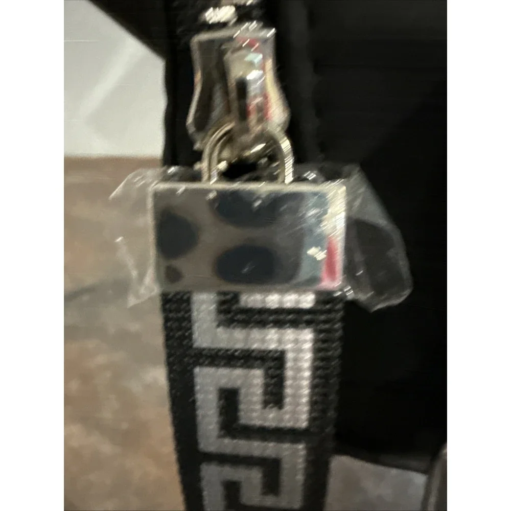 NWOT Versace Parfums Black Double Zip Toiletry Travel Bag Greek Key Strap